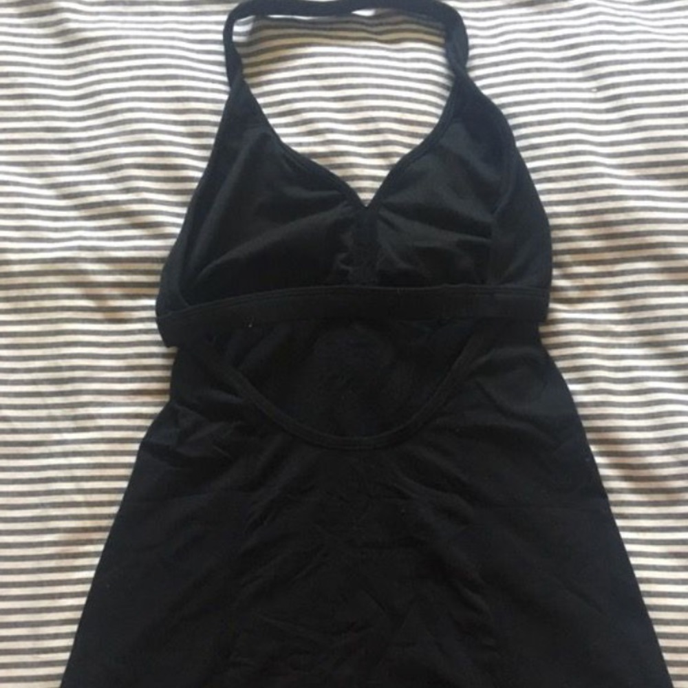 Lululemon black top size 2